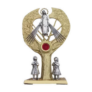 Relikwiarz inspirowany objawieniami maryjnymi w Gietrzwałdzie (1877), z postacią Matki Bożej oraz wizjonerkami – Justyną Szafryńską i Barbarą Samulowską.