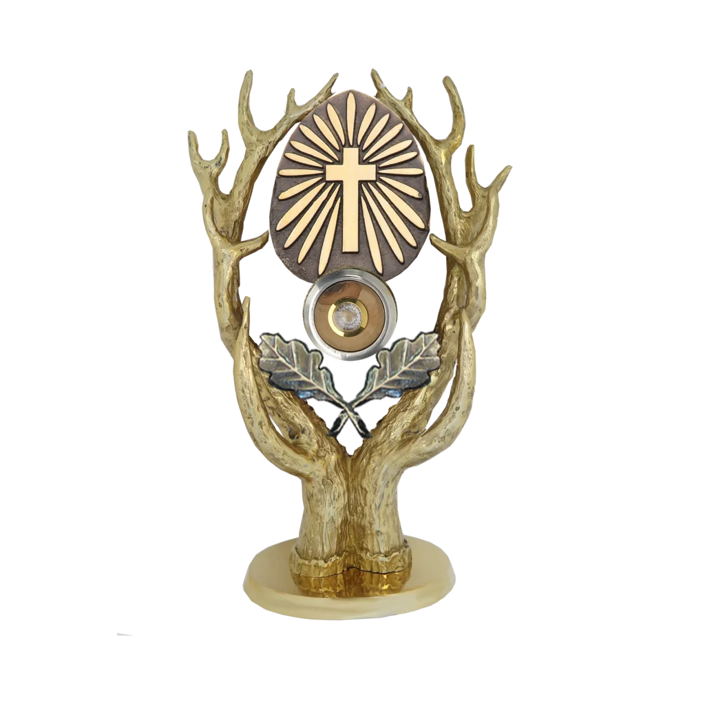 Relikwiarz św. Huberta – patrona myśliwych i leśników, w formie drzewa z rogami jelenia i krzyżem w centrum.