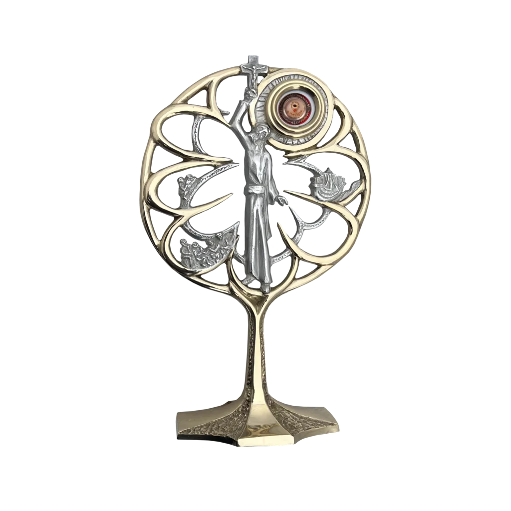 Relikwiarz św. Franciszka Ksawerego – złoto-srebrna figura misjonarza z krzyżem i aniołami.