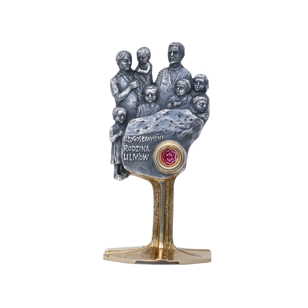 Relikwiarz z relikwiami błogosławionej Rodziny Ulmów – symbol męczeństwa, miłości rodzinnej i wierności Ewangelii.