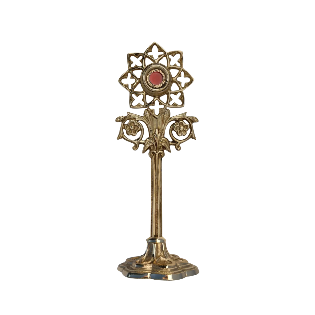 „Relikwiarz neogotycki w formie złoconej konstrukcji z ażurową dekoracją w kształcie gwiazdy, styl sakralny”